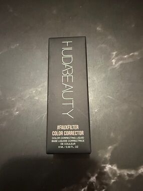 HUDA BEAUTY #FauxFilter Color Corrector